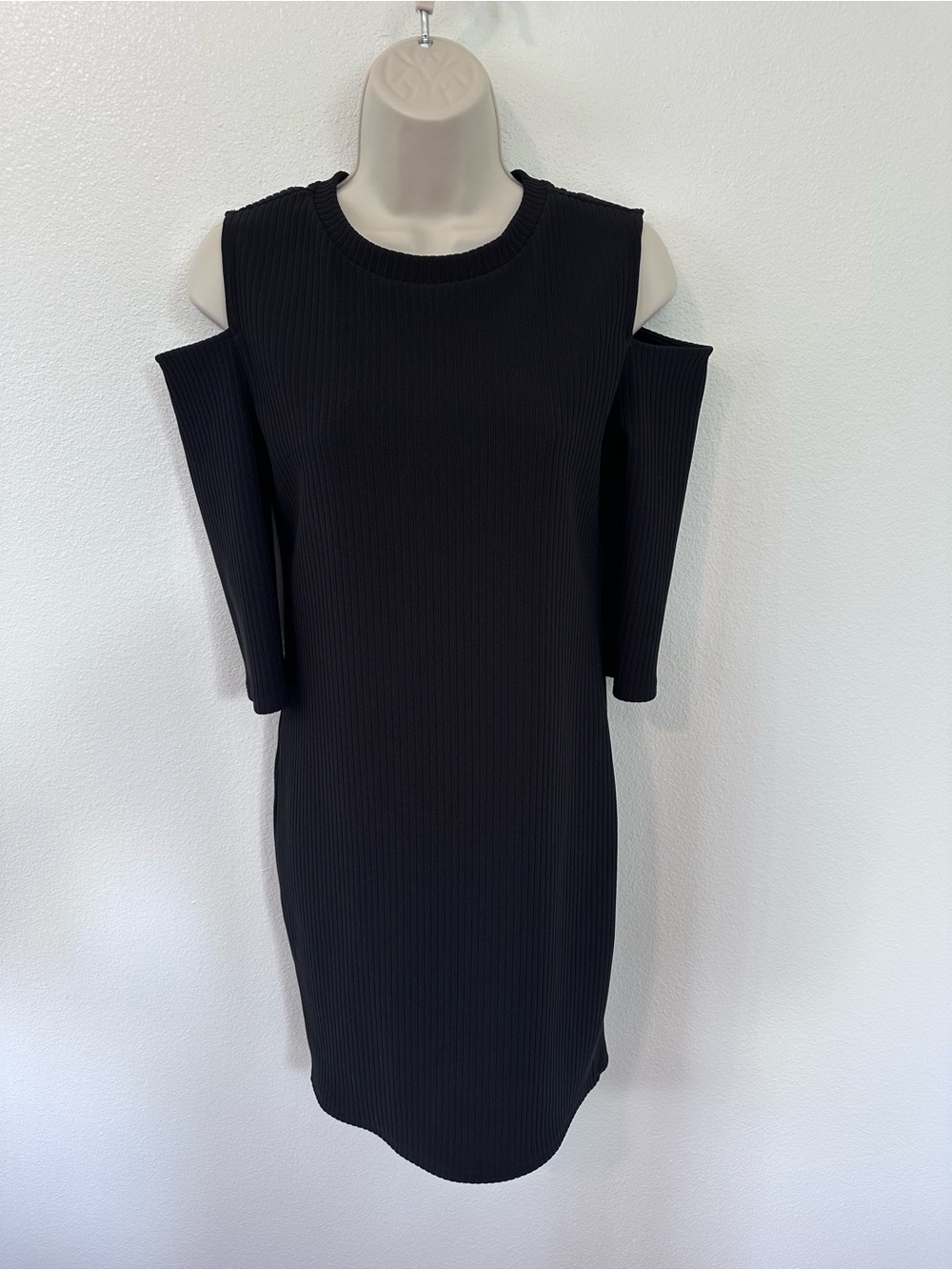 Forever 21 Black Cold-Shoulder Ribbed Long Sleeve Dress